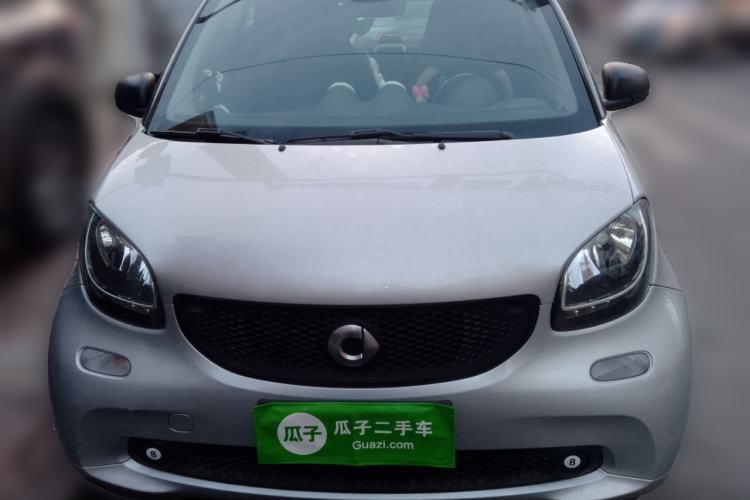 Used smart fortwo 2015 1.0L 52 kW hardtop Dynamic version
