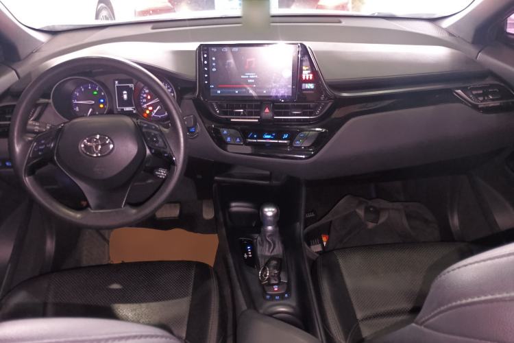 Used Toyota C-HR 2020 2.0L Comfort Edition Center Console