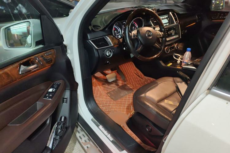 Used Mercedes-Benz M-Class 2014 ML 400 4MATIC Luxury Model Driver Seat