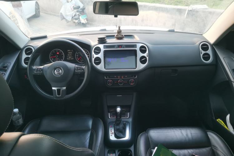 Used Volkswagen Tiguan 2016 280TSI Automatic Two-Wheel Drive Silk Road Comfort Edition Center Console