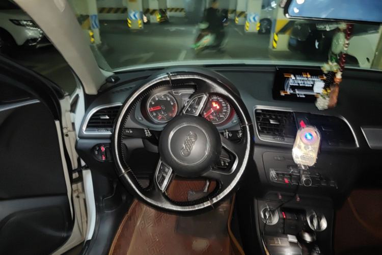 Used Audi Q3 2015 30 TFSI Comfort Model
