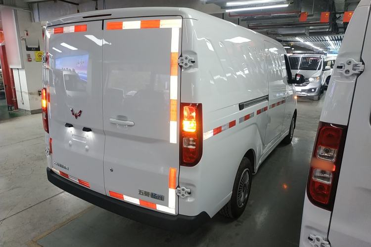 Used Wuling Yangguang 2024 300km Range Practical Window-Sealed Version 60kW