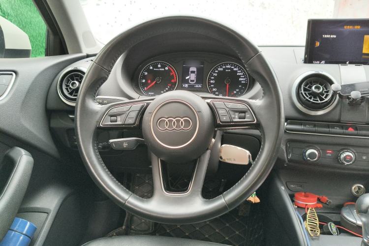 Used Audi A3 2020 Limousine 35 TFSI Fashion Edition China VI Emission Standard Steering Wheel