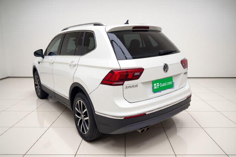 Used Volkswagen Tiguan L 2018 330TSI Automatic Two-Wheel Drive Luxury Edition Exterior 3