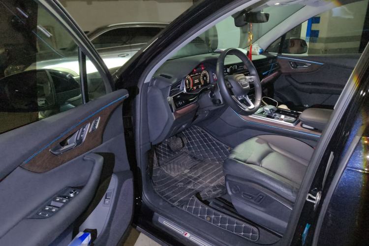 Used Audi Q7 2021 55 TFSI quattro S line Sport model