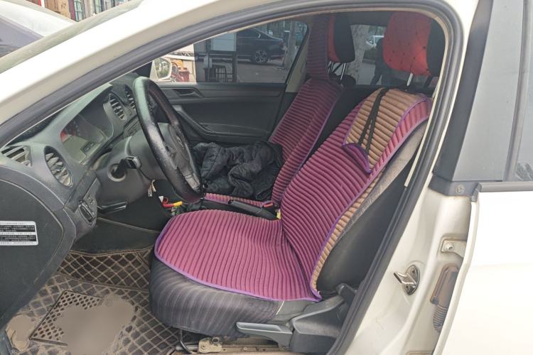 Used Volkswagen Jetta 2015 Value Edition 1.6L Manual Fashionable Style Left Front Seat