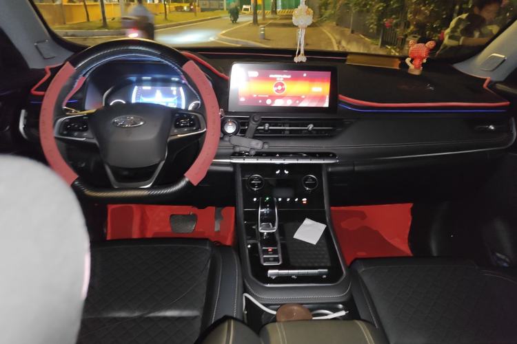 Used Chery Tiggo 8 2024 Honor Edition 230TCI Automatic Excellence Version 7 Seats Center Console