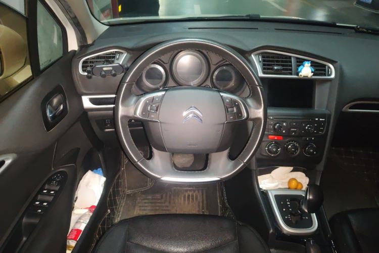 Used Citroen C4L 2015 1.8L Automatic Luxury Edition Steering Wheel
