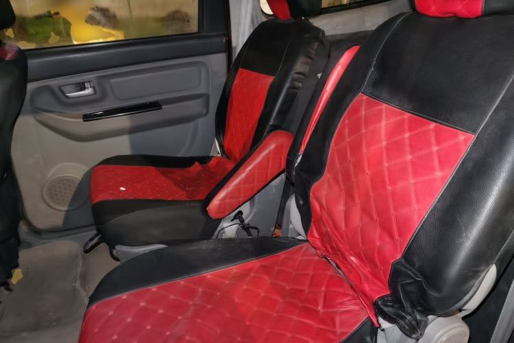 Used BAIC Weiwang M20 2014 1.5L Luxury Version BJ415B Left Rear Seat