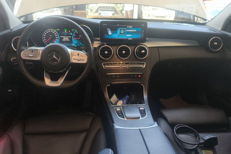 Used Mercedes-Benz C-Class 2020 C 260 L Sport Edition Center Console