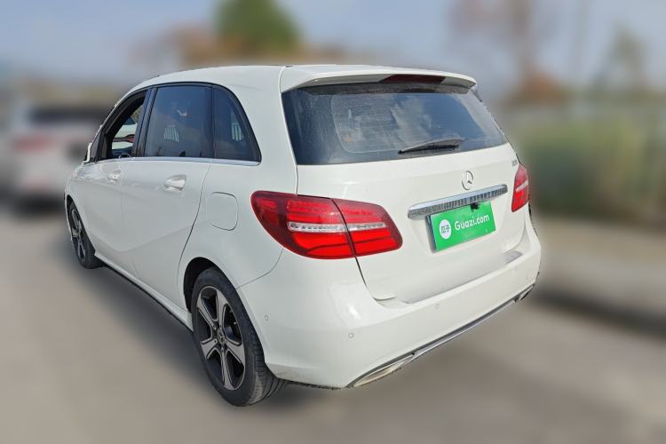 Used Mercedes-Benz B-Class 2019 B 200 Fashion Model Rear Left 45 Deg