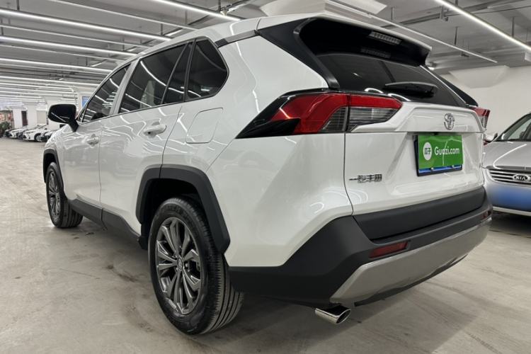 Used Toyota RAV4 2023 2.0L CVT Two-Wheel Drive Fashion Edition