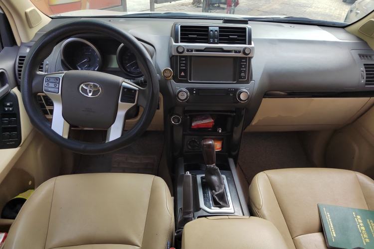Used Toyota Prado 2015 2.7L Automatic Standard Edition Center Console