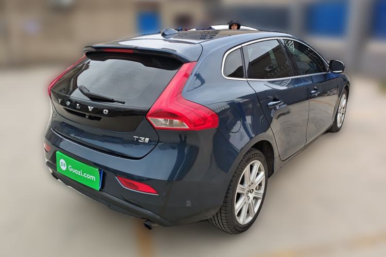 Used Volvo V40 2017 T3 Zhiya Edition
