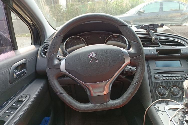 Used Peugeot 3008 2015 2.0L Automatic Classic Edition Steering Wheel