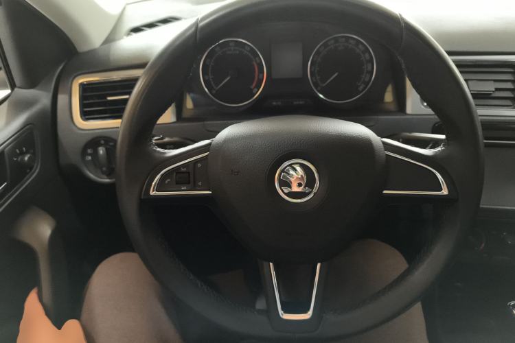 Used Skoda Rapid Spaceback 2014 1.6L Automatic Enjoyment Edition