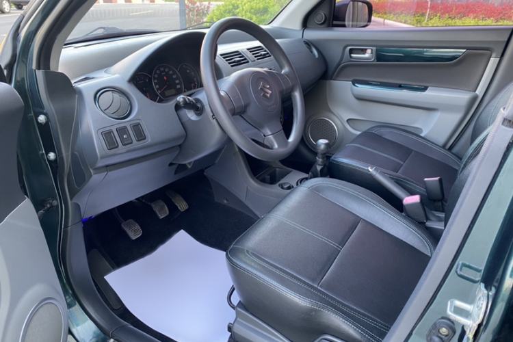 Used Suzuki Swift 2016 1.5L Manual Fashion Edition Cool Play Version Interior 1