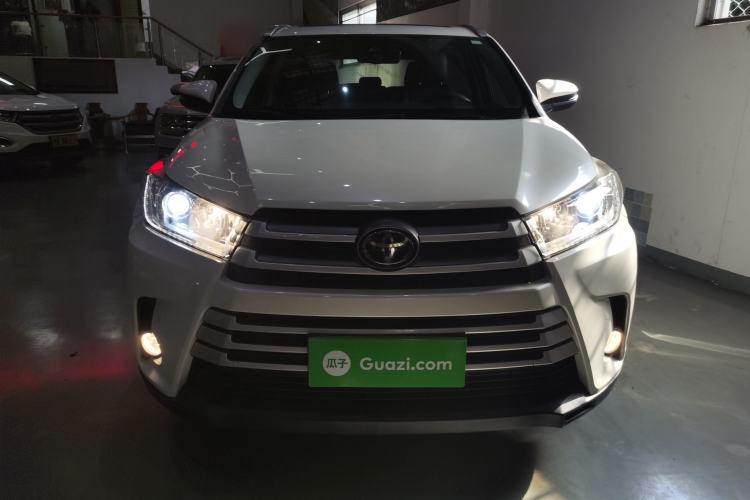 Used Toyota Highlander 2018 2.0T Four-Wheel Drive Luxury Version 7 Seats China VI Standard
