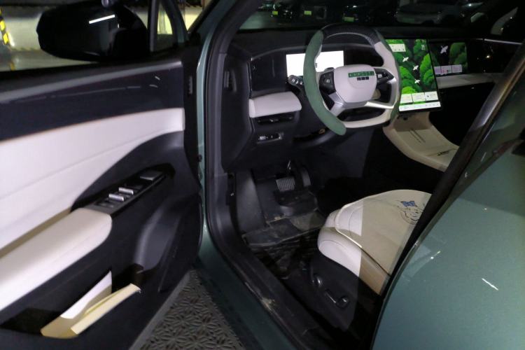 Used Geely Galaxy L7 2024 1.5T 115 km Asian Games Phantom Dragon Edition Driver Seat