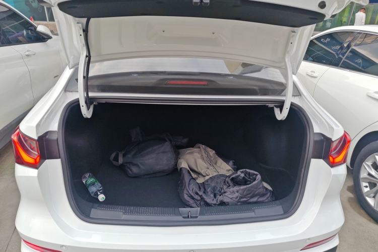 Used Roewe i5 2023 1.5L Manual Comfort Edition
