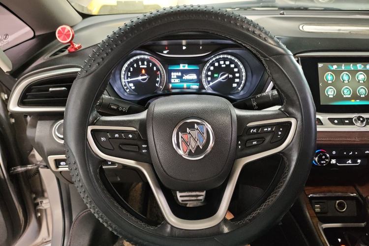 Used Buick GL6 2018 18T 6-Seater Prestige Model Steering Wheel
