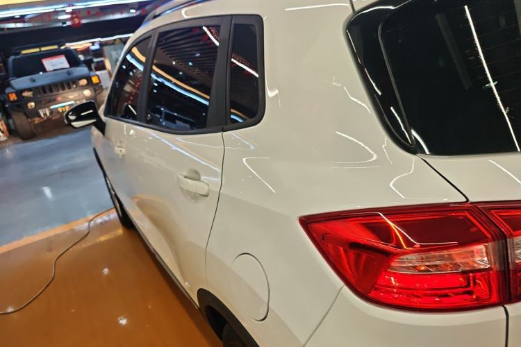 Used CHANGAN CS15 2016 1.5L Automatic Fashion Edition Exterior 3