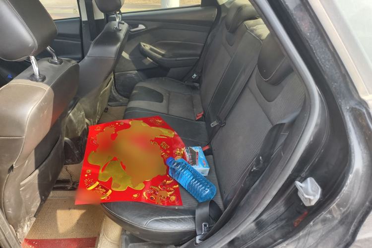 Used Ford Focus 2012 Sedan 1.6L Manual Fashion Edition
