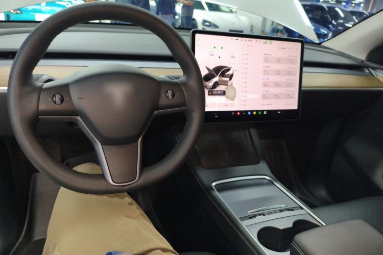 Used Tesla Model Y 2022 Revised Version Long-Range All-Wheel Drive Center Console