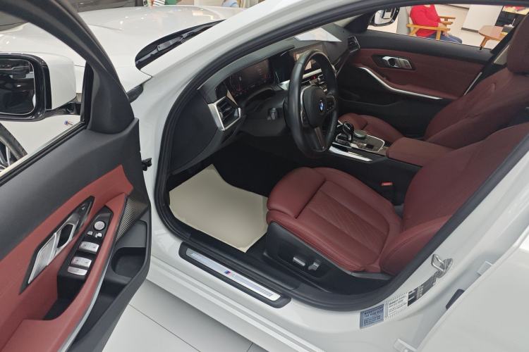 Used BMW 3 Series 2022 Restyled 320Li M Sport Package Driver Seat