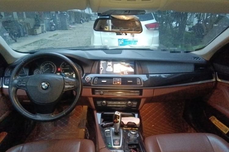 Used BMW 5 Series 2014 520Li Elegant Model
