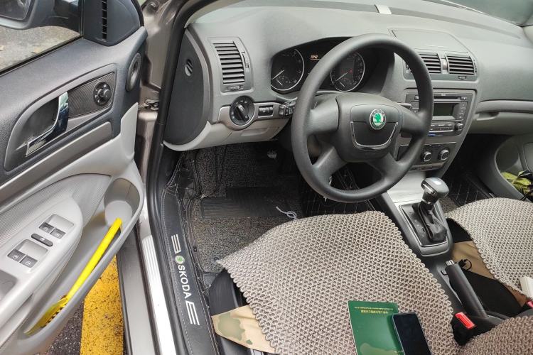 Used Skoda Octavia 2013 1.6L Automatic Yijie Edition Driver Seat