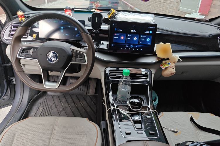 Used BYD Qin PLUS 2023 Champion Edition DM-i 120KM Leading Model Center Console