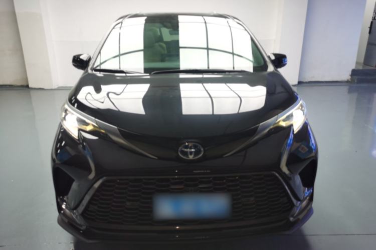 Used Toyota Granvia 2022 2.5L Hybrid Premium Edition Front