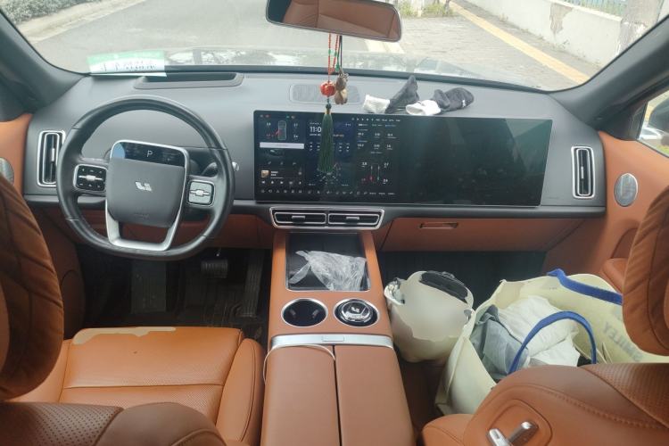 Used Li Auto L8 2023 Air model
