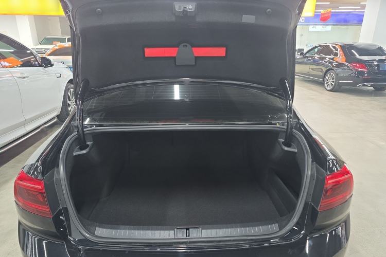 Used Volkswagen Magotan 2020 280TSI DSG Comfort Edition Trunk