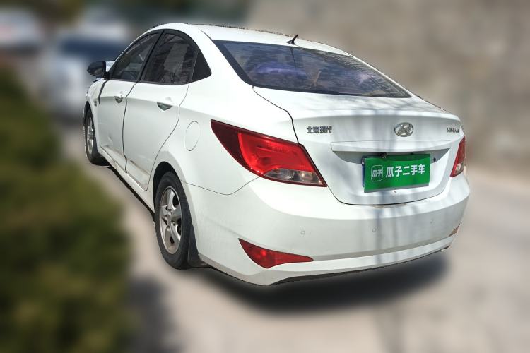 Used Hyundai Verna (older generation) 2016 1.4L Manual Smart GLS Trim Rear Left 45 Deg