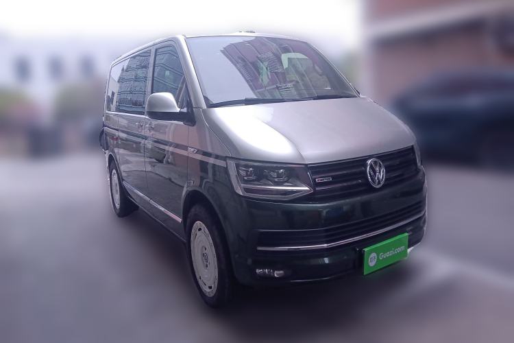 Used Volkswagen Multivan 2016 2.0 TSI Four-Wheel Drive 66th Anniversary Edition Front Right 45 Deg