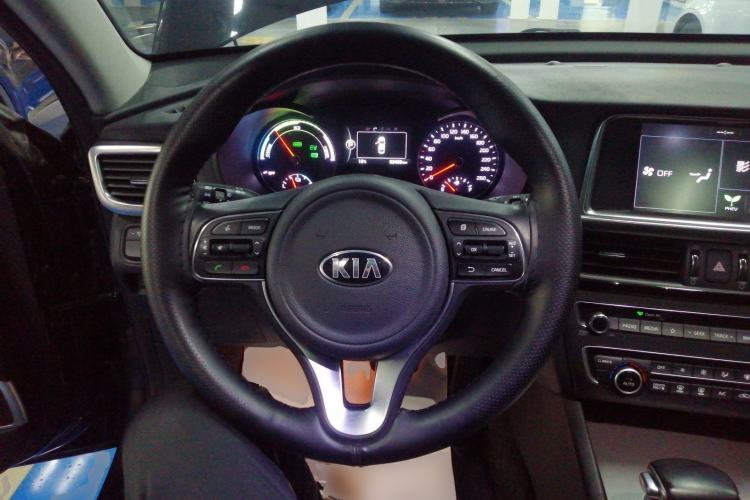 Used Kia K5 New Energy 2018 2.0L ZhiZun Edition Steering Wheel