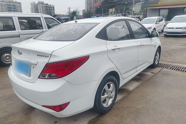 Used Hyundai Verna (older generation) 2014 1.4L Automatic Smart GLS Rear Right 45 Deg