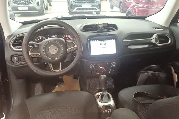 Used Jeep Renegade 2018 Connected Large Screen Version 180T Automatic High-Energy Edition
