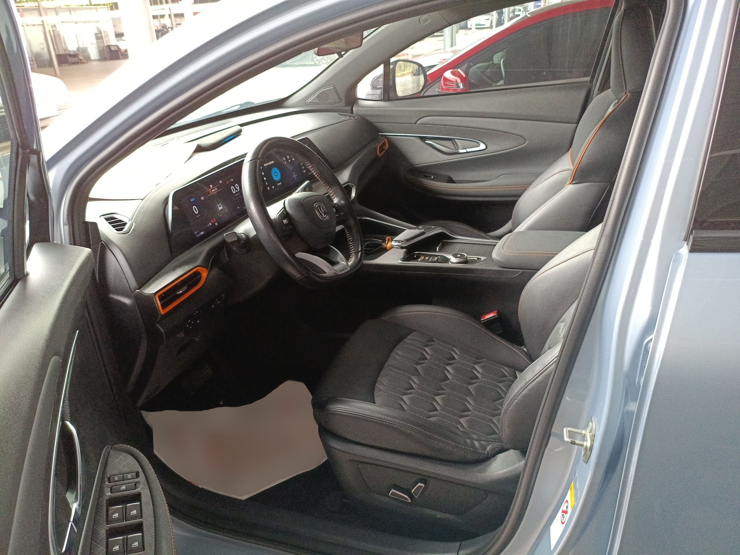 Переднее сиденье в автомобиле