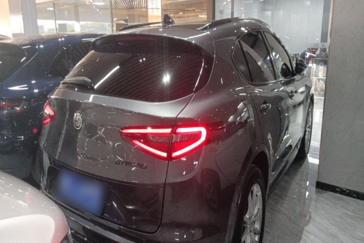 Used Alfa Romeo Stelvio 2017 2.0T 200HP Luxury Edition