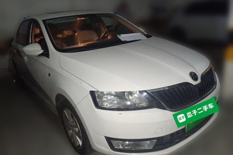 Used Skoda Rapid 2015 1.6L Manual Smart Selection Model
