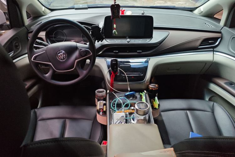 Used Buick GL8 2023 Land Executive Class Comfort Model