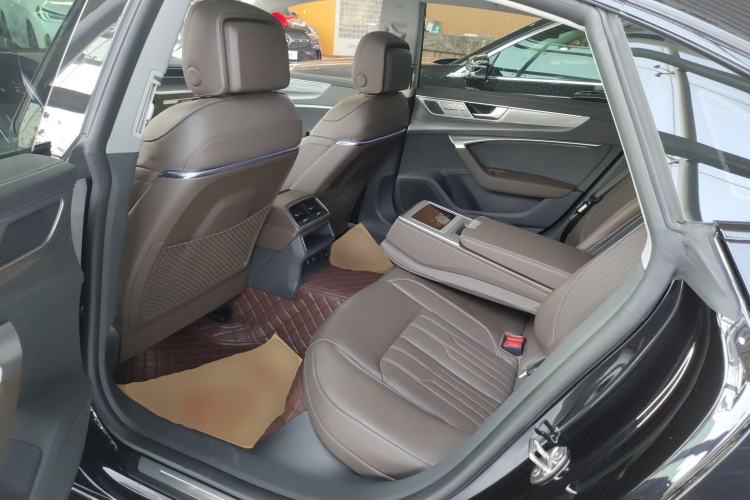 Used Audi A7L 2024 45TFSI quattro S-line Visionary Edition Flow Crystal Package
