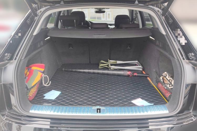 Used Audi e-tron 2021 50 quattro Luxury Edition Trunk