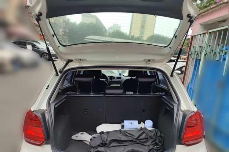 Used Volkswagen Polo 2016 1.6L Automatic Comfort Model