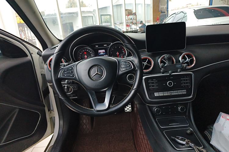 Used Mercedes-Benz GLA 2017 GLA 200 Sport Edition Steering Wheel