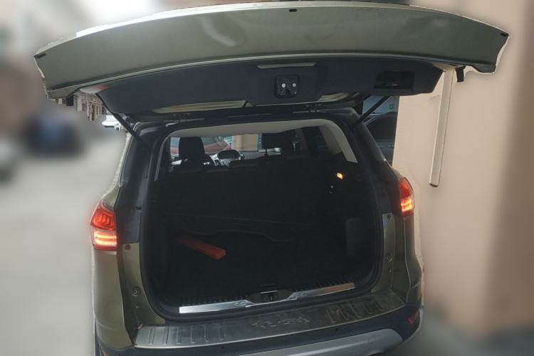 Used Ford Kuga 2013 1.6L GTDi Two-Wheel-Drive Trend Model Trunk