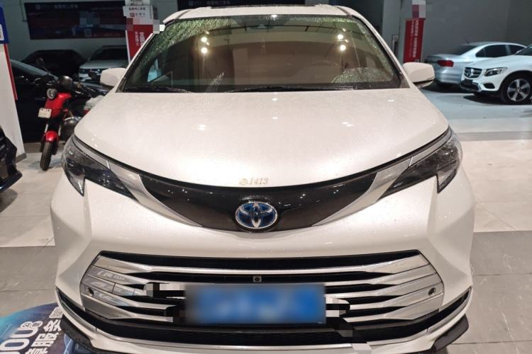 Used Toyota SIENNA 2021 2.5L Hybrid Platinum Edition Front